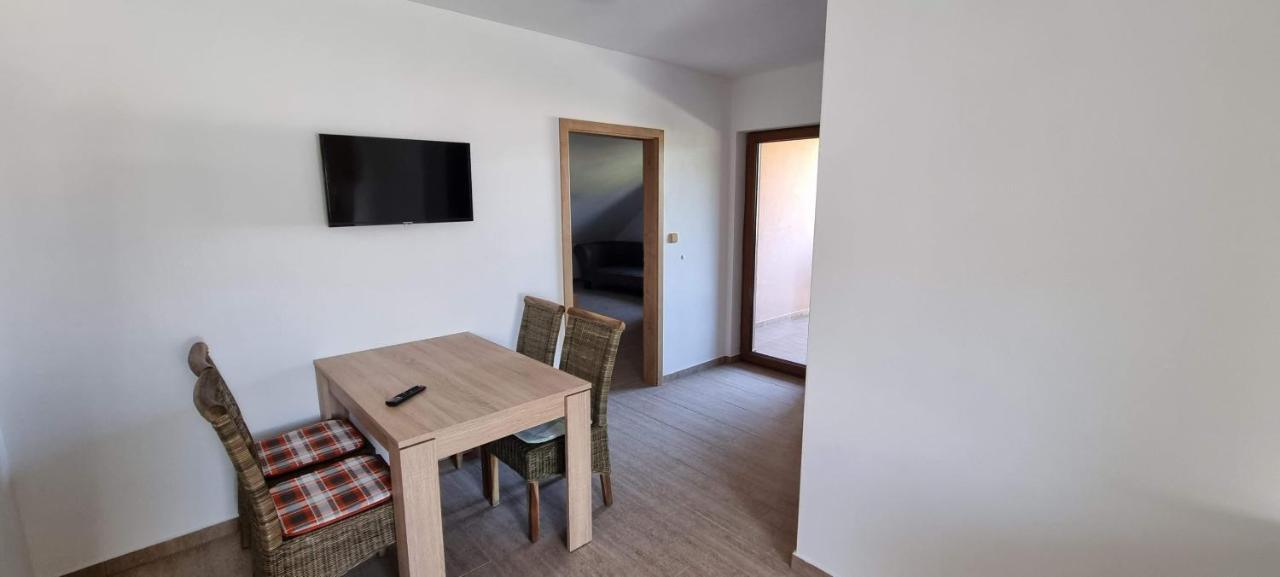 Apartmany Adieu 2 Trebon Bagian luar foto